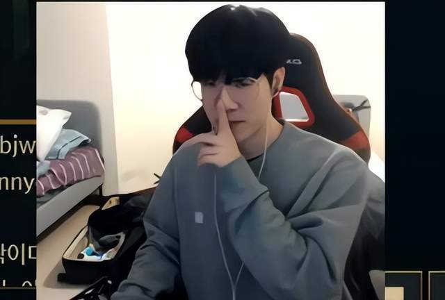 外媒更新2022夏季赛第十一周的全球战队战力排行。 GENG夺冠第一！