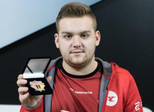 今日赛果及明日赛程：恭喜V5、BLG取得胜利