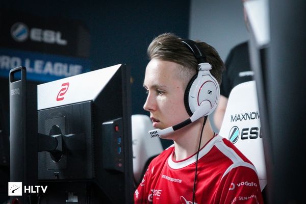 GEN总经理为训练赛泄露致歉：向DK教练组和选手们表示诚挚的道歉